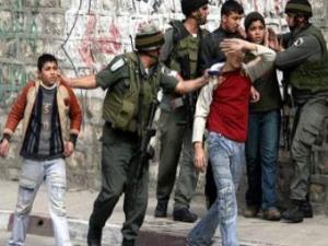 الاحتلال الصهيوني يعذب الأطفال لانتزاع اعترافاتهم